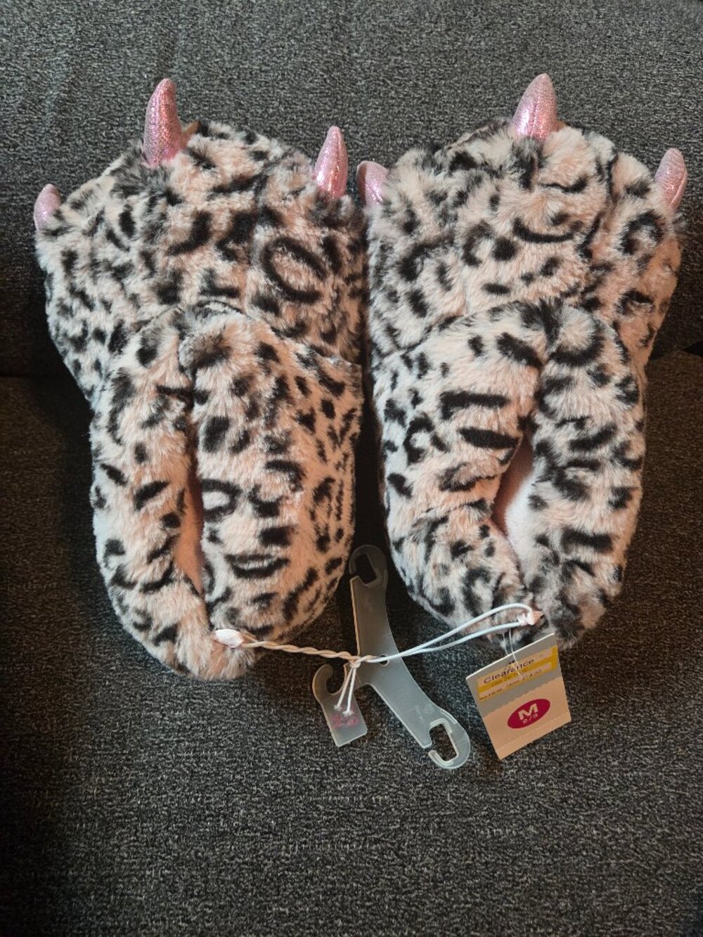 Cat & Jack  print claw slippers sz. M 2/3